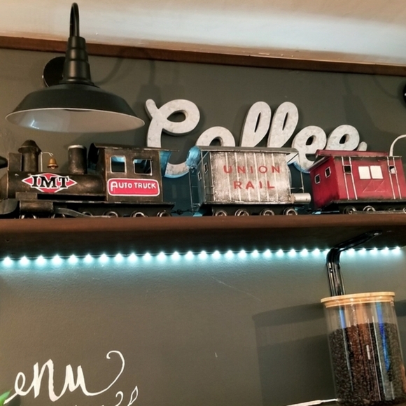 ❗Pottery Barn Vintage Rustic Metal Hand Painted Train with Working Bell❗ - Picture 3 of 6